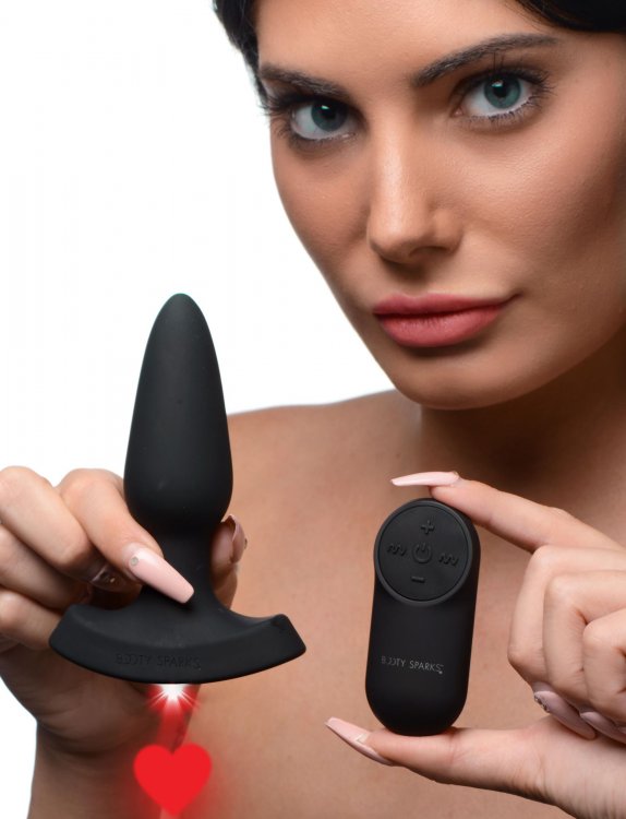 Show off your heart and your rhythm! This anal plug has a br... Booty Sparks - Laser Heart Anal Plug S - Black photo-2