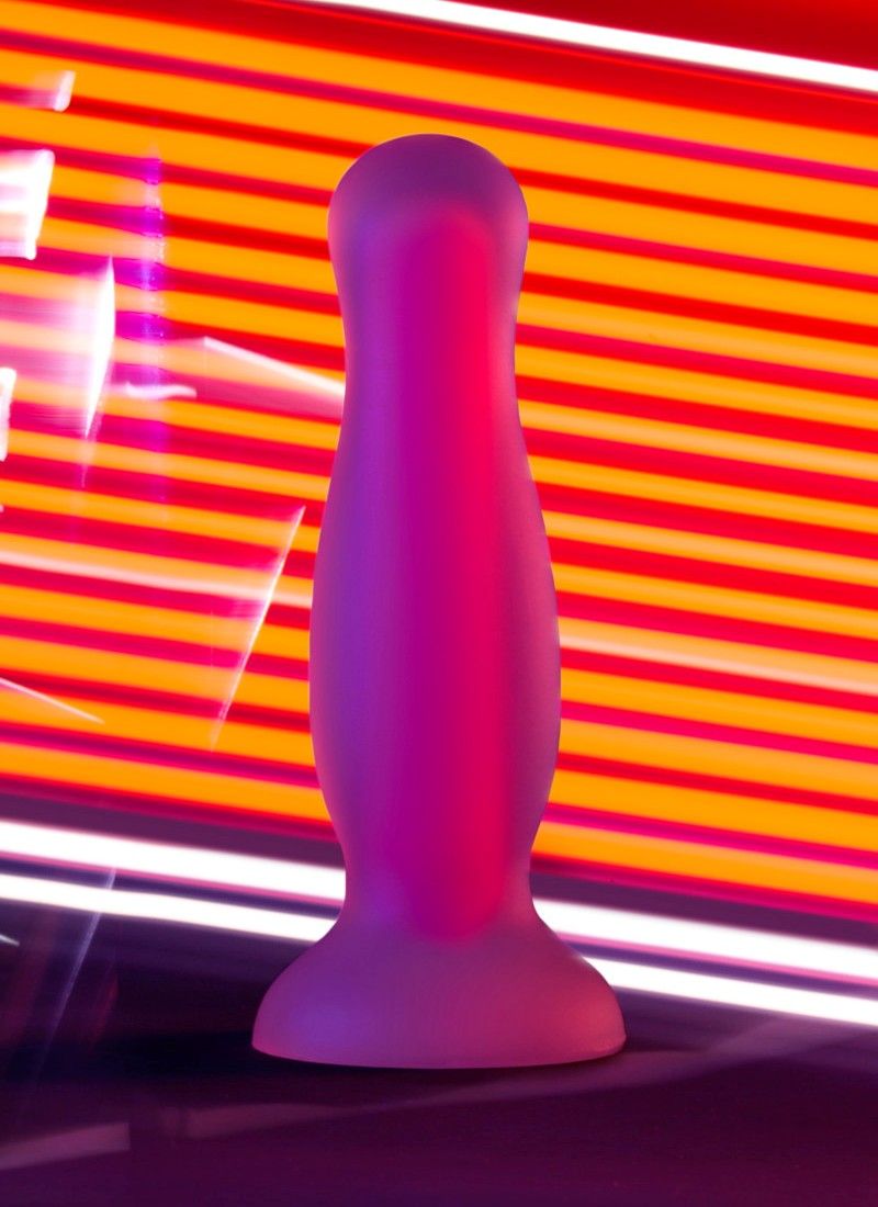 Glowing in the dark John Glow is your chance to go beyond re... Beyond - John Glow Anal Plug - Pink photo-7
