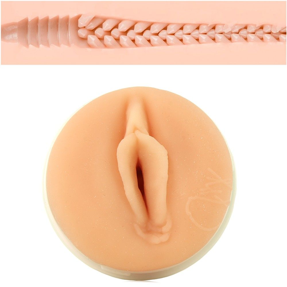 Jenna Haze's voluptuous form lends itself perfectly to t... Fleshlight - Jenna Haze Obsession Masturbator photo-3