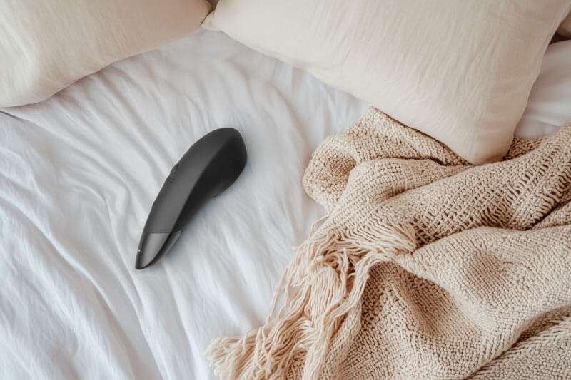 介绍
Womanizer Enhance 是首款集合 We-Vibe 震动 和 Pleasure Air 技术 的阴... Womanizer - 增强版Pleasure Air & 深层震动 阴蒂刺激器 - 黑色 照片-8