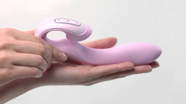 One of today's most advanced vibrators. Sophisticated, e... Zini - Roae Vibrator - Pink photo-4