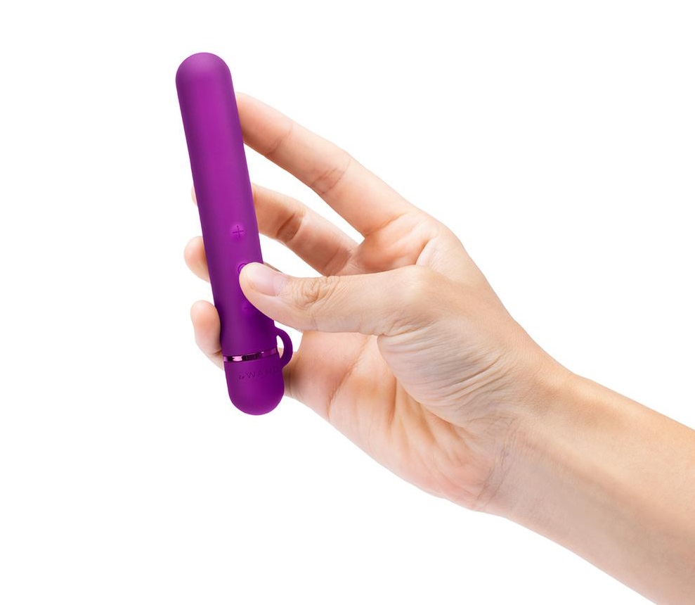 If you're looking to gift a vibe newbie or treat yoursel... Le Wand - Baton - Cherry photo-2