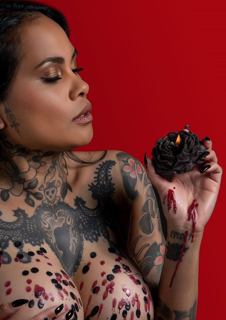 Heat up the passion with TABOOM Rose Bondage Candles. The lo... Taboom - Rose Drip Candles 2pcs - Black/Red photo-2