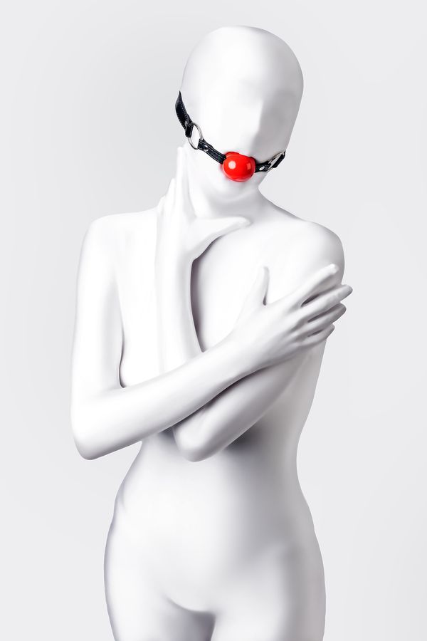 The best remedy for chatter in bed is a stylish and daring g... Anonymo - Ball Soft Gag - Red photo-2