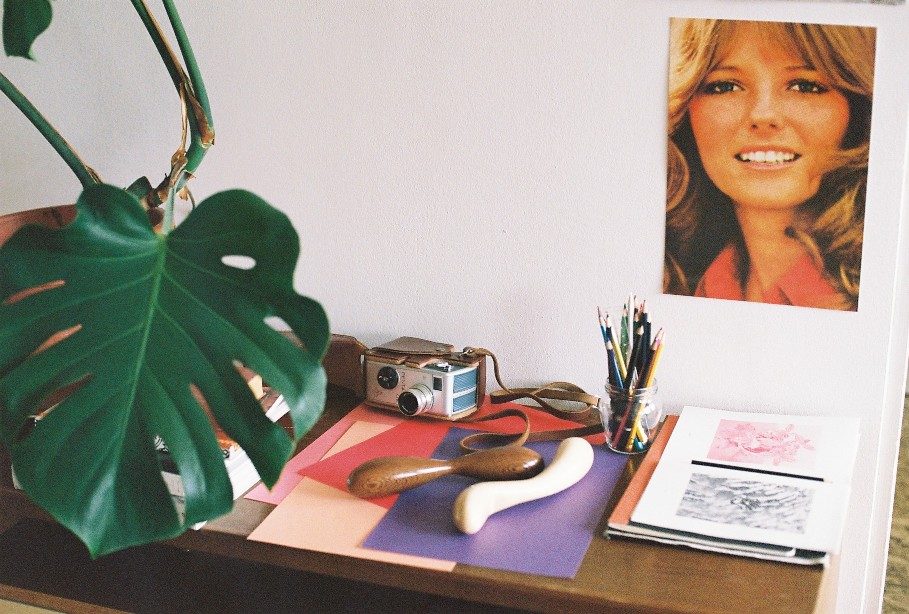 DeeLeeDoo - Bean Wood Dildo - Cherry photo-4