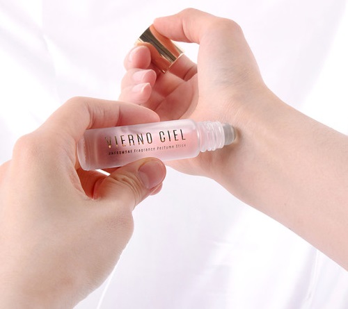 It exudes a different taste on the body, blends according to... Vierno Ciel - Pheromone Women Perfume Roll-on Fox - 2x10ml photo-2