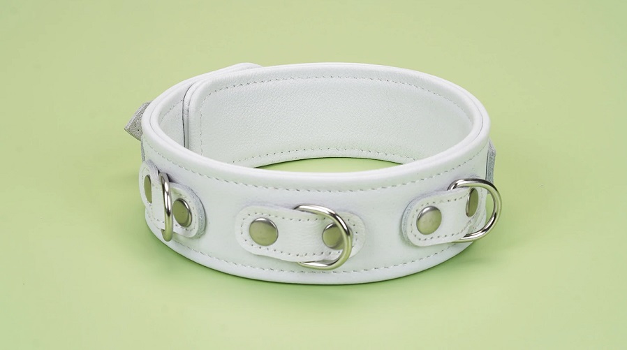 Wrap the collar around your sub's neck to keep in position a... Liebe Seele - Collar w Leash - White photo-4