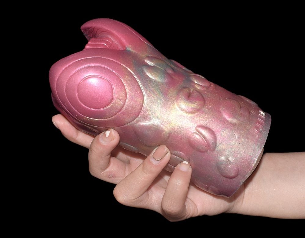 Material: Liquid silicone
Size: 7*15.5cm
Net weight: 656.5g FAAK - Sandworm Masturbator - Pink photo-8