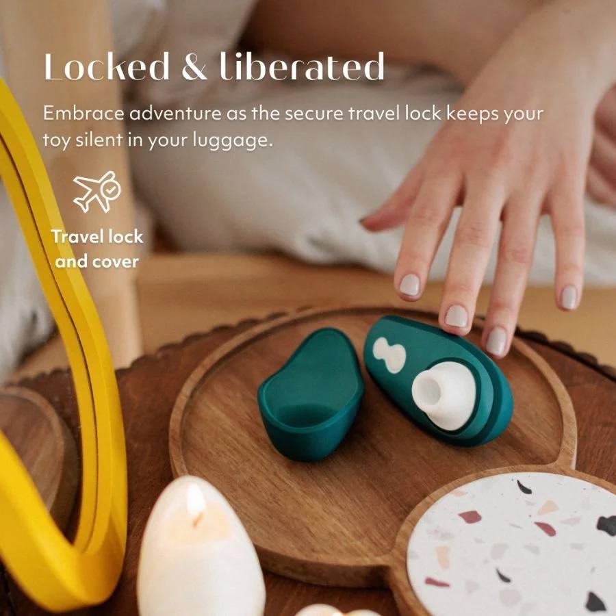 Pleasure Air clitoral stimulator in hygienic travel case so ... Womanizer - Liberty 2 - Dark Petrol photo-4