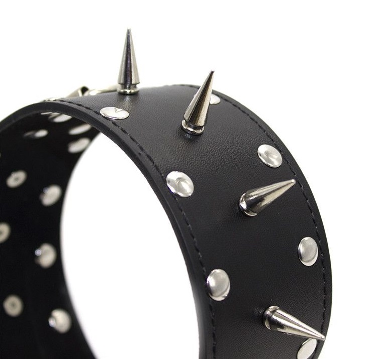 Take control with this Leather Spiked Collar, designed to ke... Kiotos - Spiked Leather Collar w Leash - Black photo-2