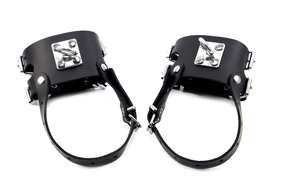 These Leather Ankle Restraints have a Heavy-Duty O-Ring and ... Kiotos - Leather Foot Restraints - Black photo-2