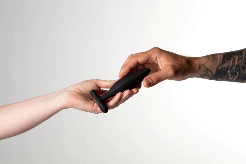 The Egon vibrating butt vibrator is designed for its multi-s... Je Joue - Egon Vibro Butt Plug - Black photo-2