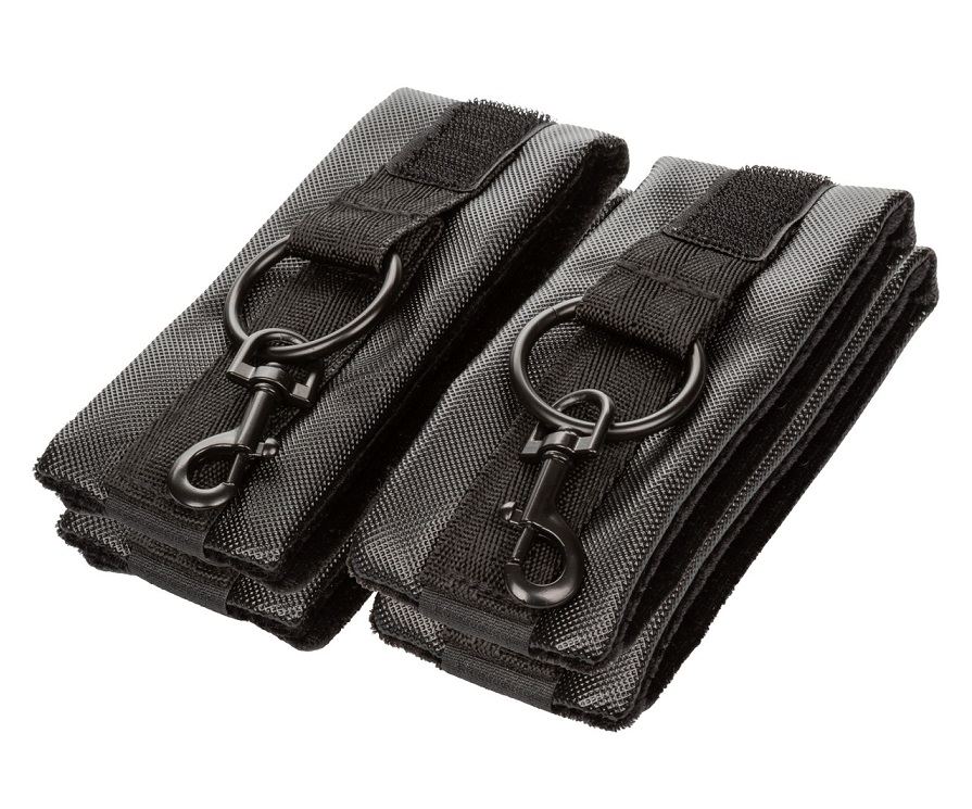 Beware: The Boundless Bed Restraint may tie up your evenings... CEN - Boundless Bed Restraint - Black photo-3