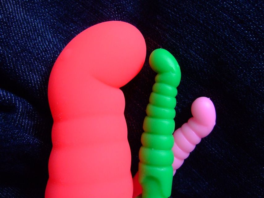 This Toy is not Joke.
With its friendly, playful appearanc... Fun Factory - G5 Der Vibe Patchy Paul - Neon Orange photo-16