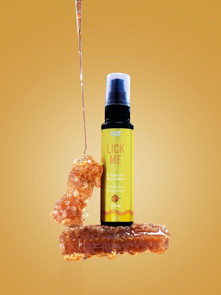 This exquisite edible gel has been carefully formulated to a... INTT - Lick Me Warm Kissable Gel - Honey - 50ml photo-2