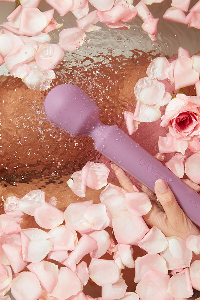 Emma Neo 2 comes with a versatile rabbit ears attachment for... SVAKOM - Emma Neo 2 Interactive Wand Vibrator - Romantic Rose photo-8