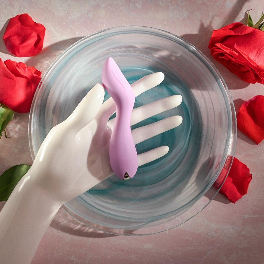 Powerful yet petite, this curvy shape is designed to reach y... Evolved - Lilac G-Spot Vibe - Purple photo-2