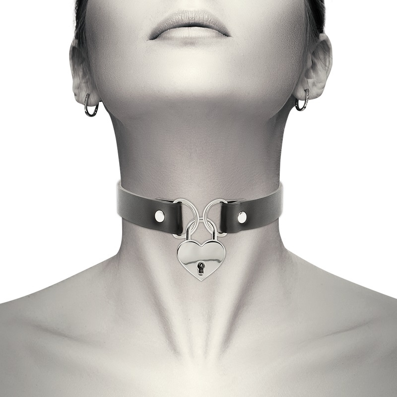 The Coquette accessories collection is exclusively made of v... Coquette - Choker Keys Heart - Black photo-2