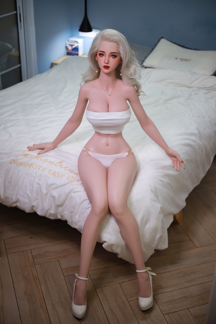 To check the sample of realistic doll visit our showroom.
... Isleta European Realistic Sex Doll, Big Boobs, Ultra Soft Silicone 161 cm (5’3 ft) photo-10