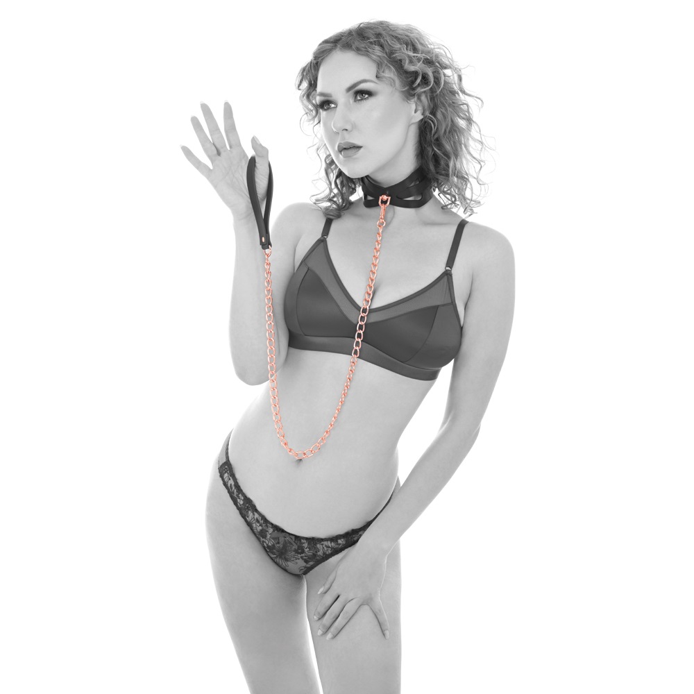 We don’t have to tell you that rules were made to be broken.... Sex&Mischief - Brat Collar w Leash - Black photo-4