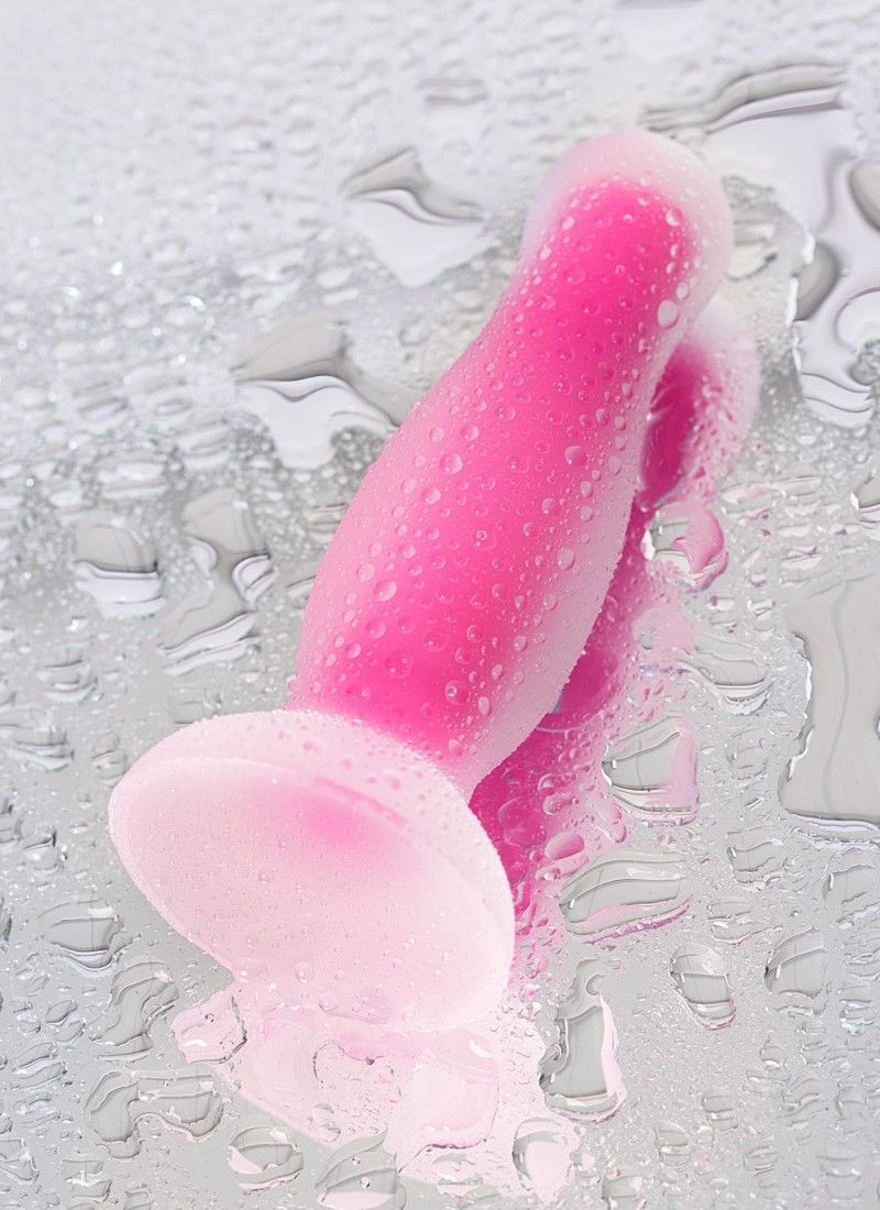 Glowing in the dark John Glow is your chance to go beyond re... Beyond - John Glow Anal Plug - Pink photo-9