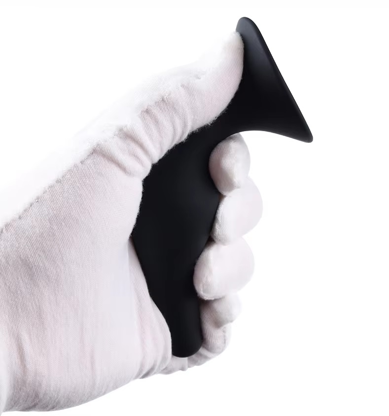 Round water drop design is easier entry will not hurt the sk... MT - Suction Cup Plug S - Black photo-2