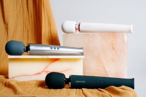 Winner of Cosmopolitan’s Sexcellence Award for “Most Powerfu... Le Wand - Rechargeable Wand - Grey photo-6
