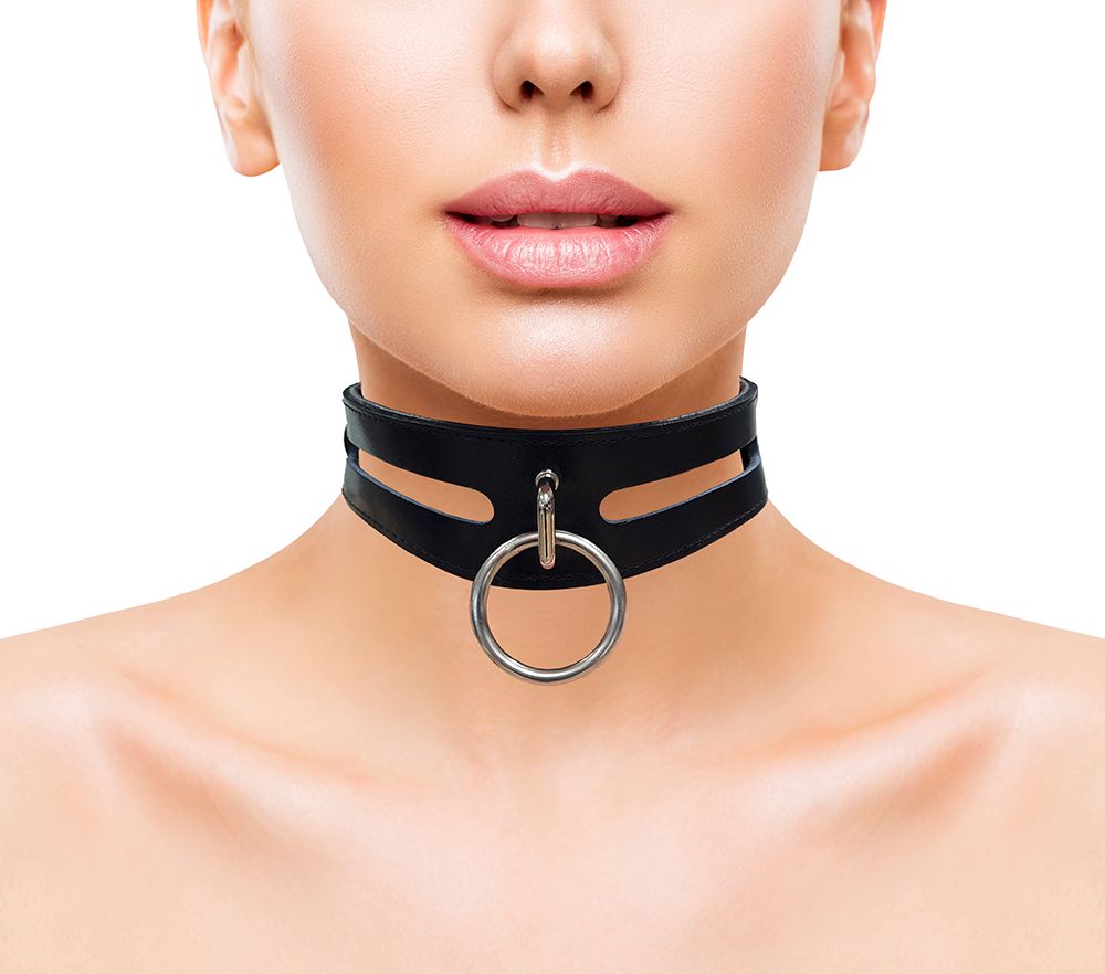 This fashion collar is perfect for any occasion, whether you... Rouge - Leather Fashion Bondage Collar photo-2