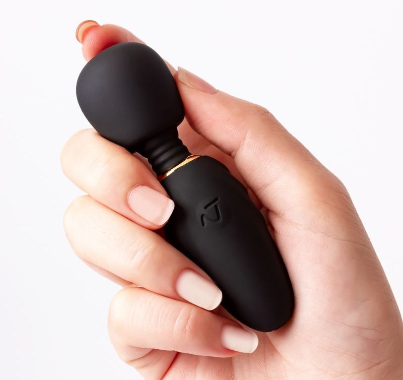 Pocket Wand is a compact pocket sized wand vibrator, perfect... Nomi Tang - Pocket Wand - Black photo-2