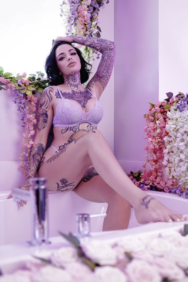 Beautifully tattooed model, actress and performer Leigh Rave... Kiiroo - Feel Leigh Raven Masturbator photo-12