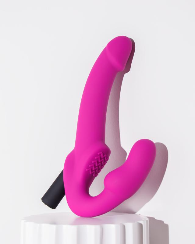 The Temptasia Estella Strapless Dildo with Vibrating Bullet ... Temptasia - Estella Vibro Strap-On - Pink photo-3