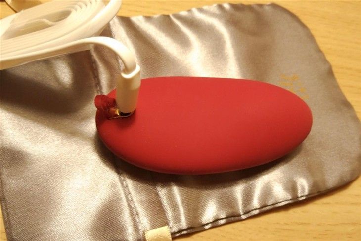 Designed with our best wishes for you to be happy as Princes... Zalo - Jeanne Massagers - Bright Red photo-25
