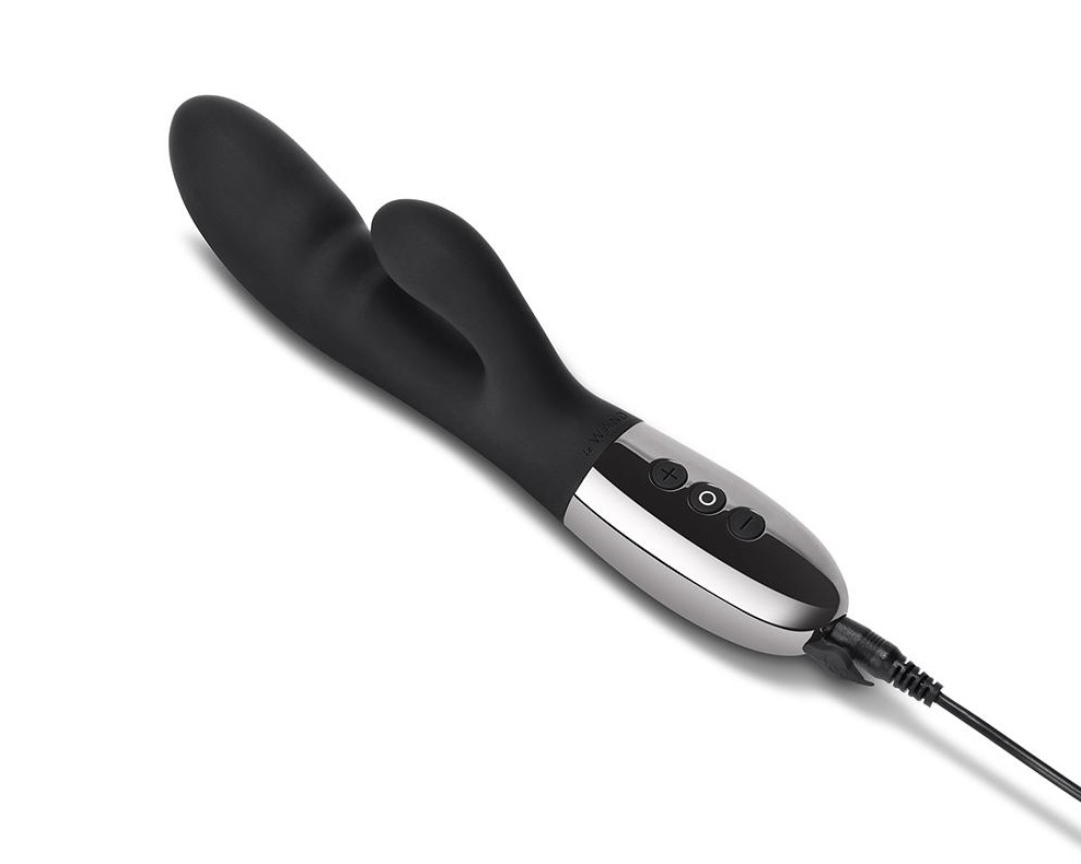Why choose between clitoral and G-spot orgasms when you can ... Le Wand - Blend - Black photo-5