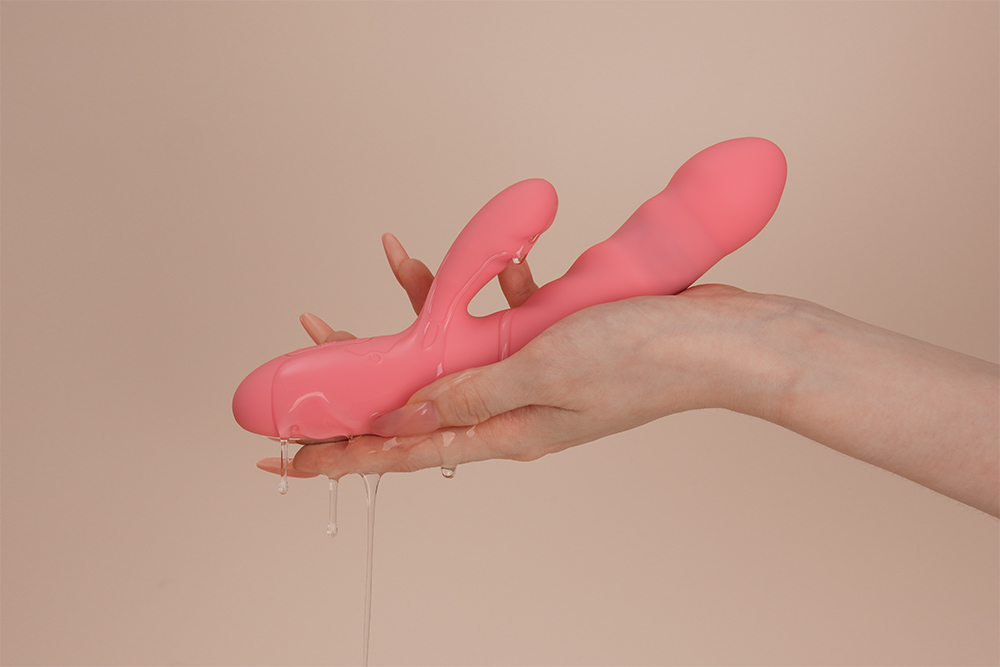 Fill yourself up with knee-shaking satisfaction. Avery featu... SVAKOM - Avery Thrusting Rabbit Vibrator - Strawberry Pink photo-9