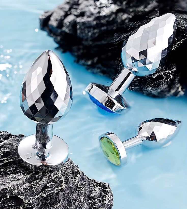 Aluminum Alloy Material
Lightweight And Durable
Smooth Anal ... MT - Diamond Facets Metal Anal Plug M - Green photo-4