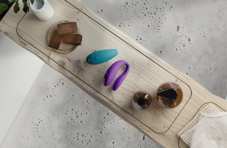 Sync Go is made for couples on the move – its sleek travel c... We-Vibe - Sync Go - Turquoise photo-10