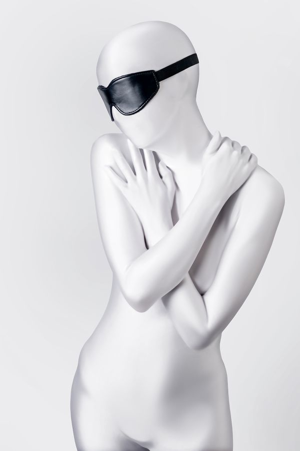 Made of genuine leather with velour lining.
Soft fur at th... Anonymo - Eyes Mask - Black photo-4