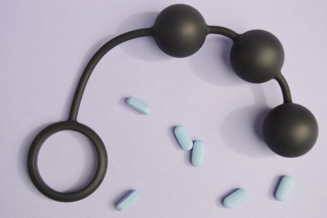 This set of silicone coated heavy weighted balls are attache... TOF - TOF Silicone Cock Ring w/ 3 Weighted Balls photo-11