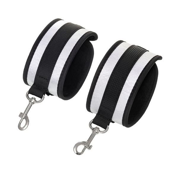 Cuffs are made of genuine leather with a velour lining. Nick... Anonymo - Handcuffs - Silver photo-4