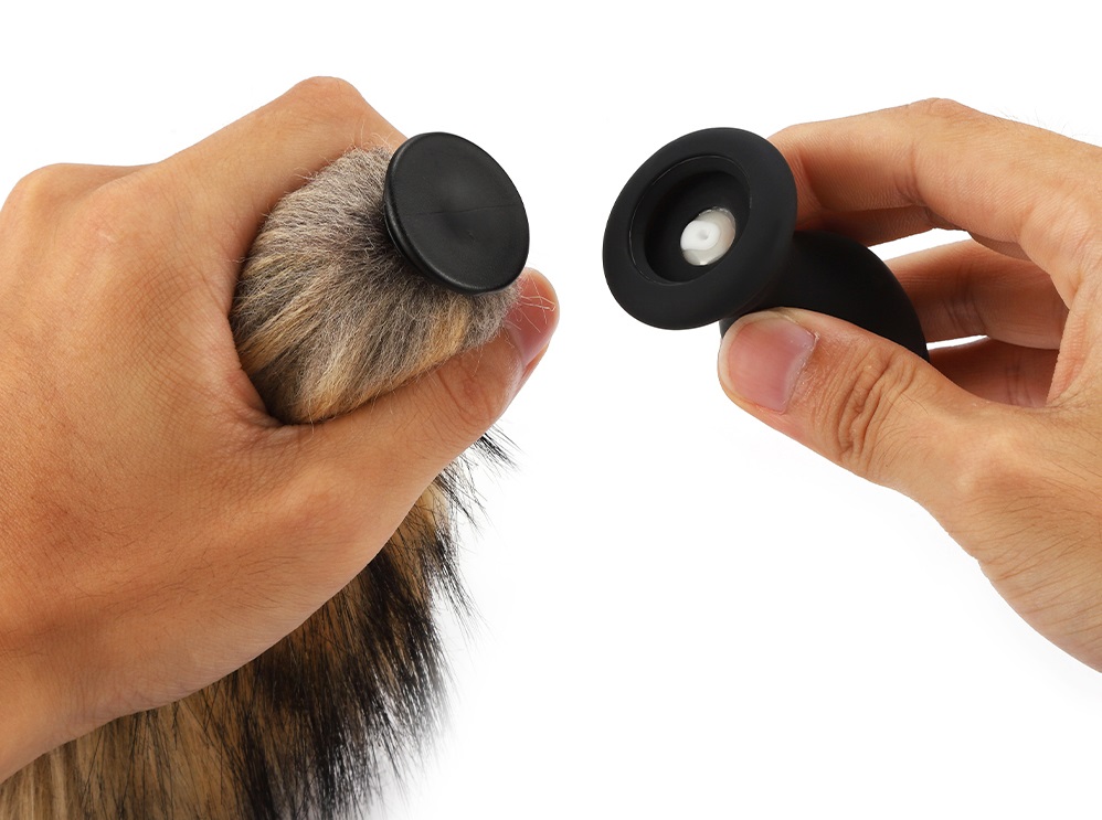 The Tail Butt Plug features its vibrating silicone plug in d... MT - Vibro Tail Plug - White photo-5