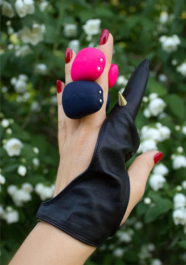 Gring is a unique combination of finger vibrator and remote ... Gvibe - Gring - Neon Rose photo-3
