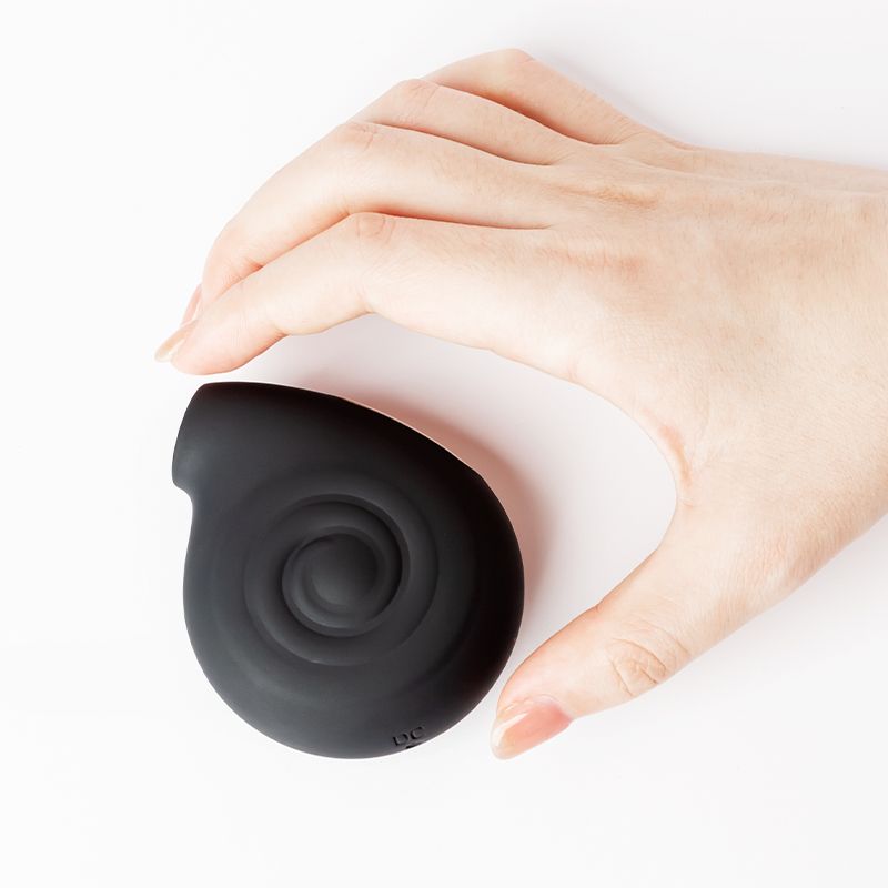 Little Snail is a handy clitoral air wave stimulator with a ... Nomi Tang - Little Snail - Black photo-3