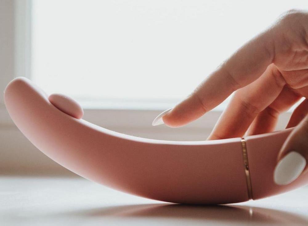 The OhMyG is a silent G-spot massager sex toy for bodies wit... Ioba - OhMyG G-Spot Vibrator - Pink photo-2