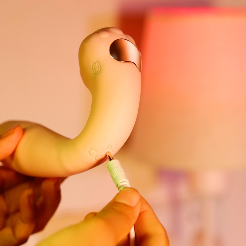 9 Kinds of vibration
9 Kinds of suction
Vibration at multipl... Secwell - Cat Paw Sucking Vibrator - Pink photo-6
