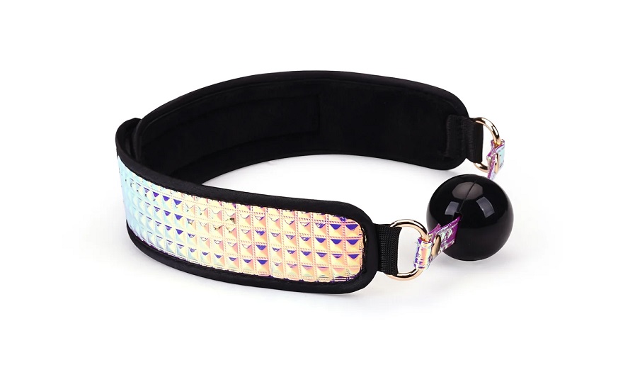 This set includes a blindfold, ball gag, collar and lead, on... Liebe Seele - Glossy Bondage Kit 7pcs - Laser Pink photo-6