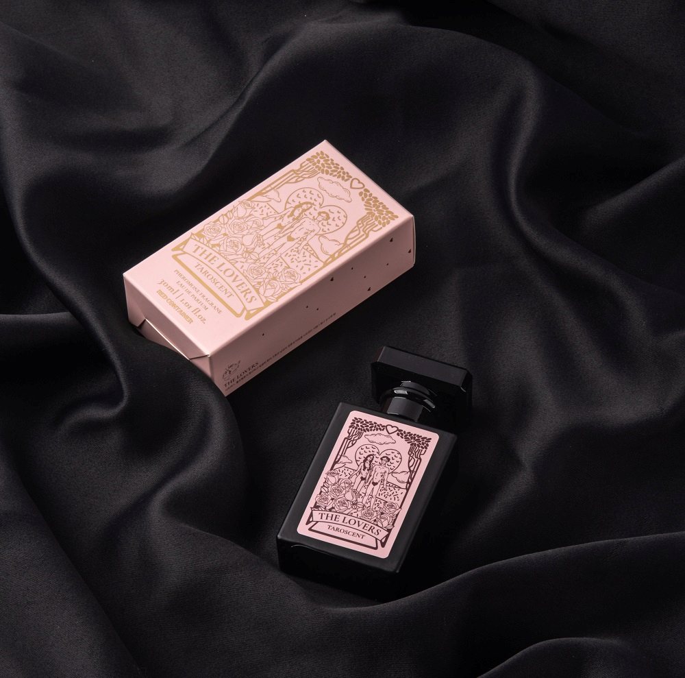 White Peach pheromone Taro Cent The Lovers use:
From an appr... Red Container - Pheromone Taro Cent the Lovers - 30ml photo-8