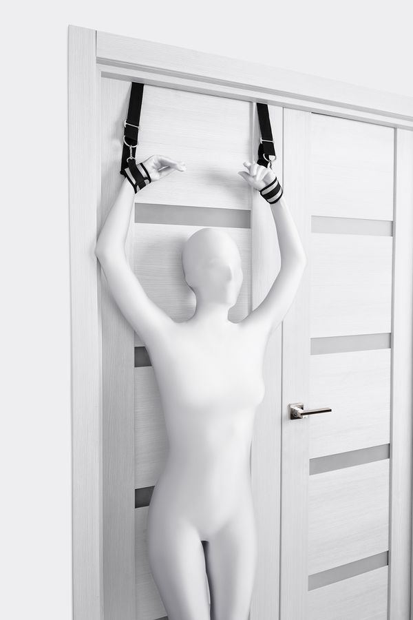Hand hand cuffs with clamps for bedroom play
Material ... Anonymo - Hand Clamps - Silver/Black photo-4
