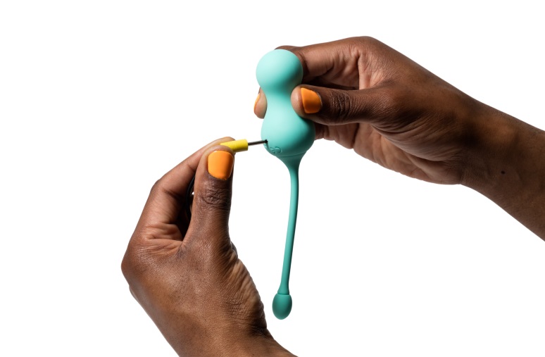 ROMP Cello is a remote-controlled G-Spot Vibrator designed t... Romp - Cello Egg - Green photo-9