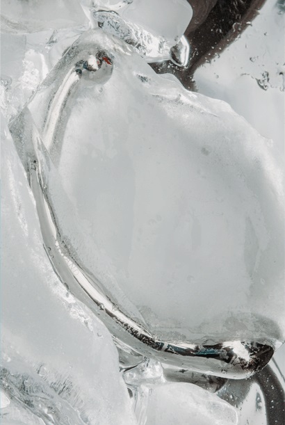 Lay back and relish in the depths of pleasure by yourself or... Le Wand - Hoop - Silver photo-7