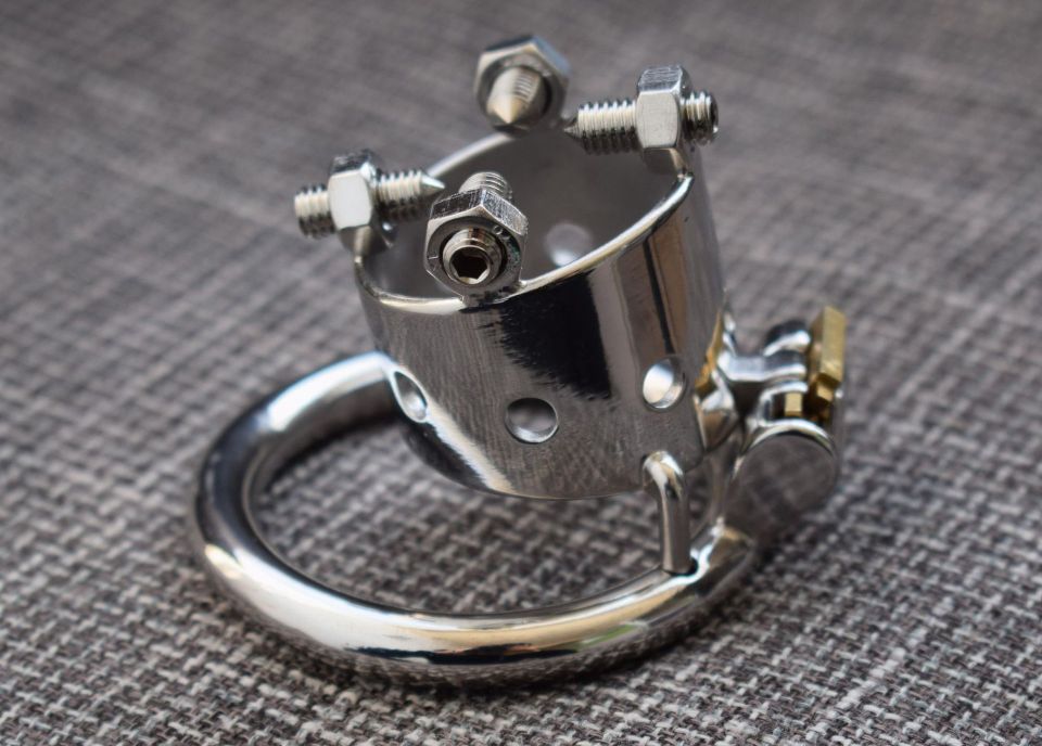 304 stainless steel chastity cage with 4 bolts for thrill fe... FAAK - 4 Bolts Chastity Cage 45mm - Silver photo-4